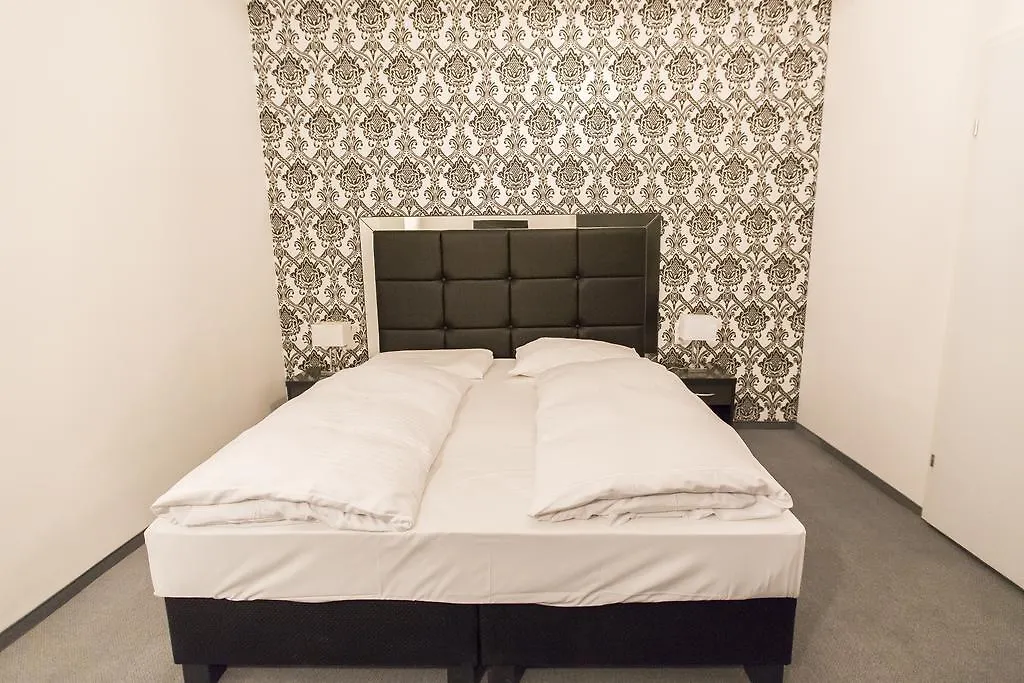 Carlton Suites Vienna Apartment