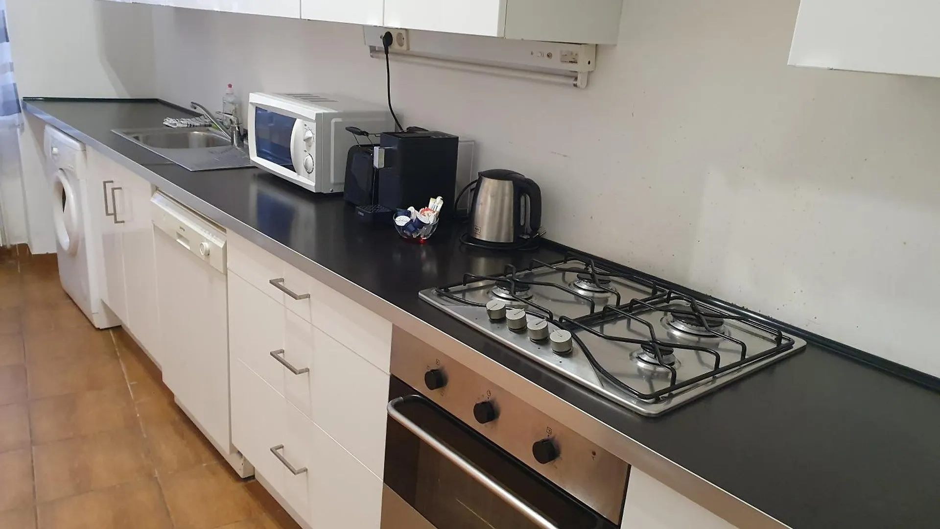 Carlton Suites Vienna Apartment