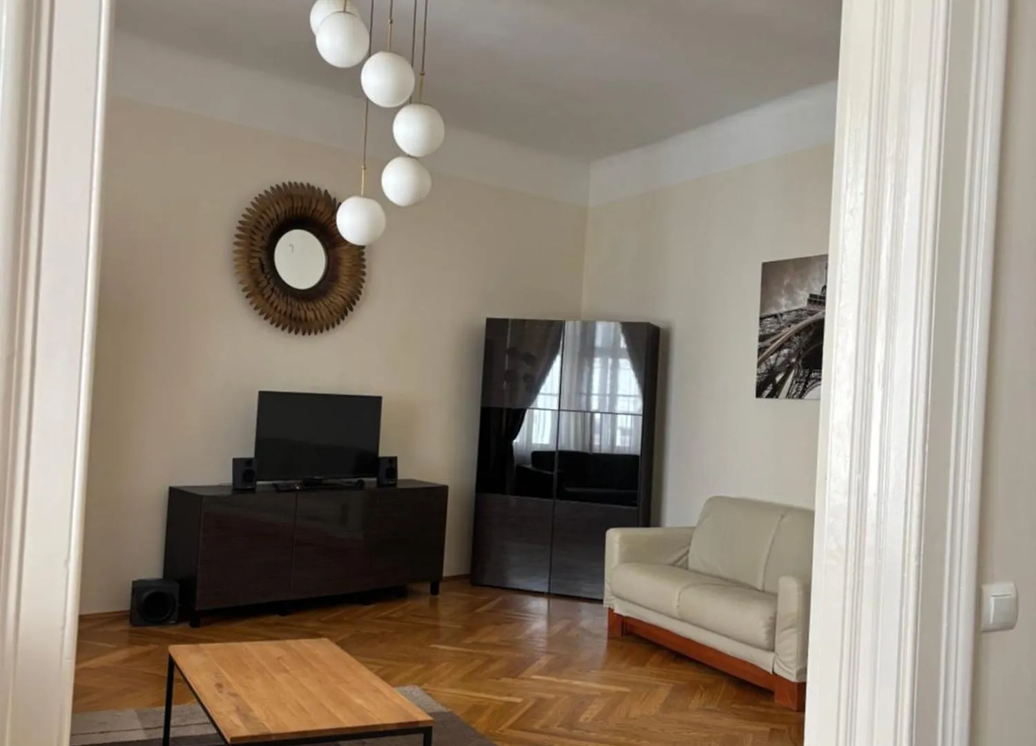 Carlton Suites Vienna Apartment