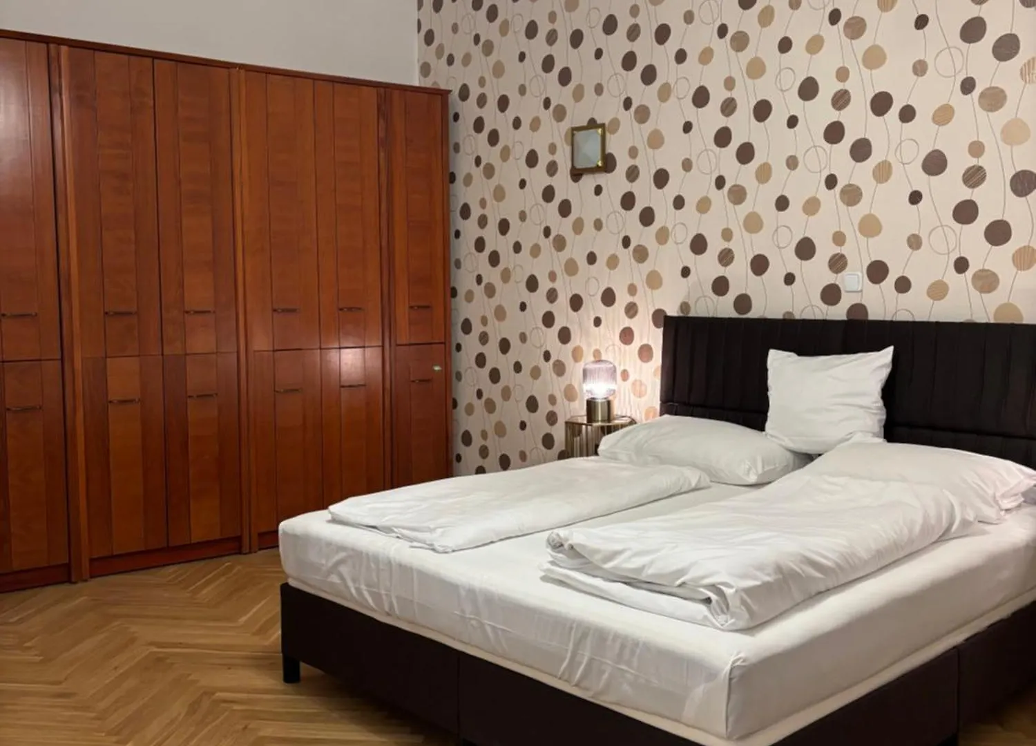 Carlton Suites Viena 0*,