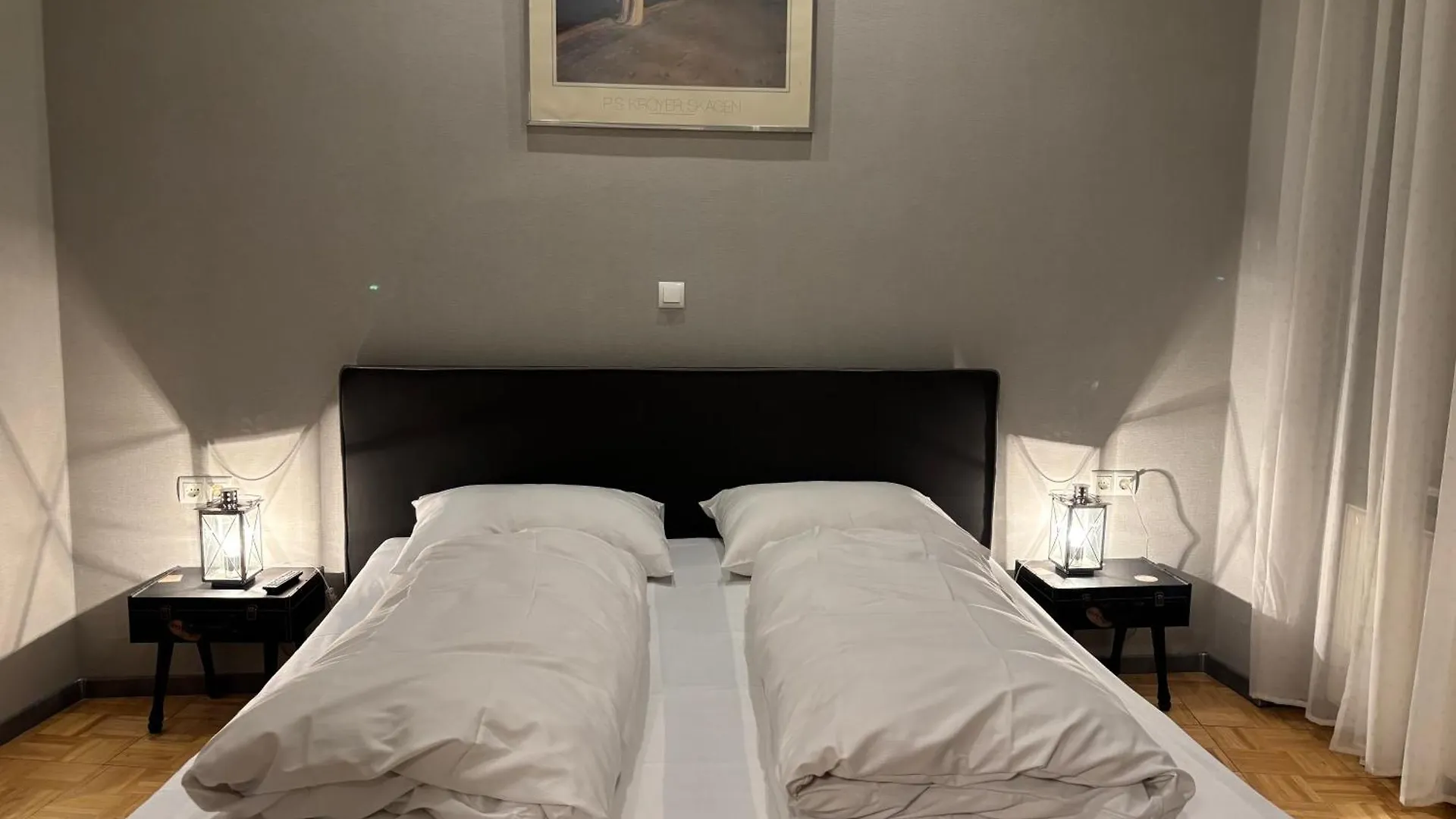 Carlton Suites Vienna Apartment